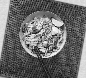 Veg Noodles Bowl ( Paneer)