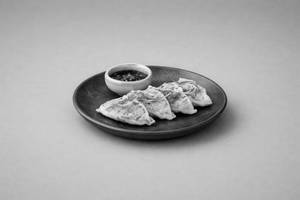 Chicken Gyoza (4 Pc)