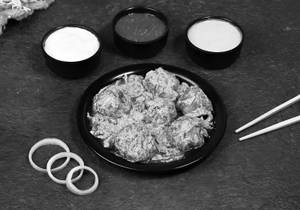 Paneer Afghani Gravy Momos [8 Pcs]
