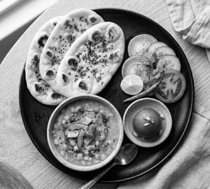 Kulcha with Cholar Dal ( Half )