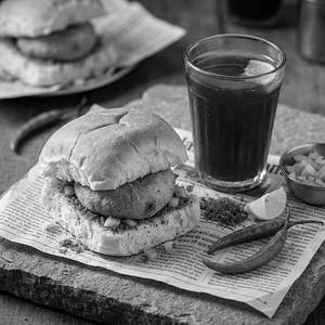 Mumbai Vadapav+ Kokum Kooler