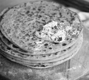 Paneer Paratha (2 Pcs)
