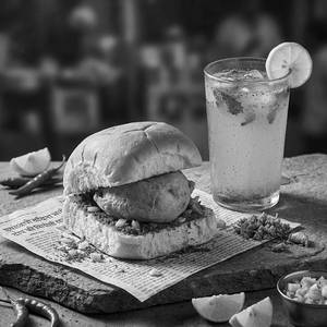 Mumbai Vadapav-pudina Shikanji