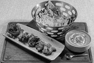 Murg Tikka[4 Pcs]+Butter Chicken 2 Pcs [250ml]+2 Lachha Paratha