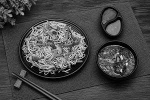 Veg Manchurian Gravy[3 Pcs]+Noodles