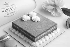 Harley's Spl. Classic Russian Medovik Cake
