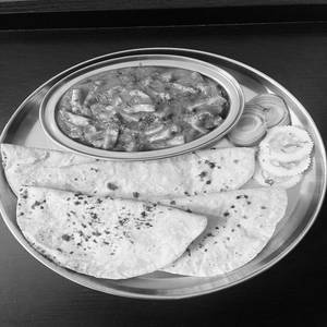 4 Roti With Paneer Butter Masala