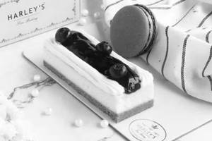 Chef's Favourite Blueberry Cheesecake With Macaron