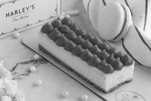 Smoky Caramel Cheesecake With Macaron