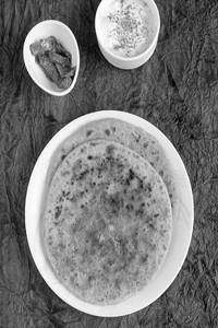 Aloo Paratha (2 Pcs)