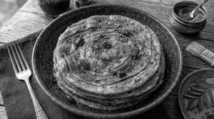 Lal Mirch Ka Paratha