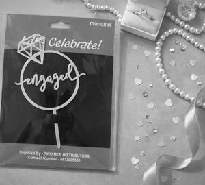 Engaged Cake Topper - Tmd 010