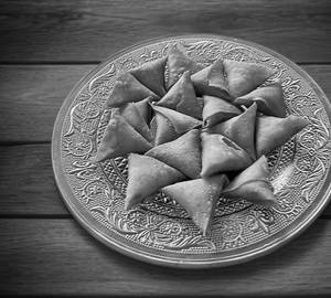 Spicy Mini Aloo Samosa (20Pcs)
