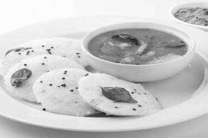 Rava Idli (2 Pcs)