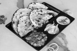 Chole Kulche Meal