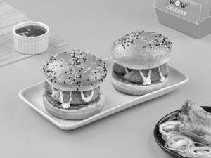 1pcs Veg Kurkure Burger + 1pcs Chicken Kurkure Burger
