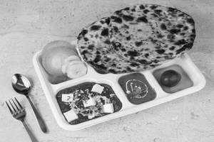 Palak Paneer Kulcha Thali