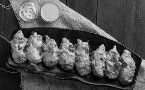 Loaded Corn Cheese Gravy Momos (8 Pcs)