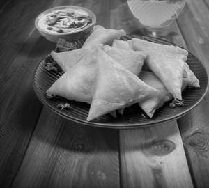 Corn samosa [4 pieces]