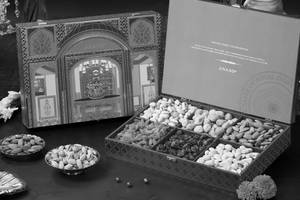 Maladvipa Wooden Dry Fruits Box 600 Gms