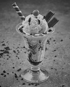 KitKat Crunch Sundae