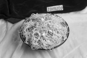VEG HAKKA NOODLES