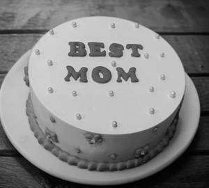 Mother's Day Butterscotch Cake (Half Kg)