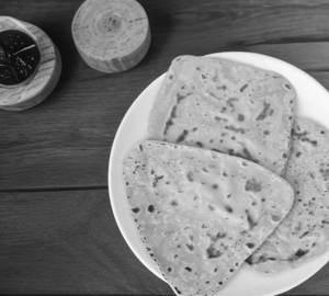 1 Nos. Namak Ajwain Tawa Paratha