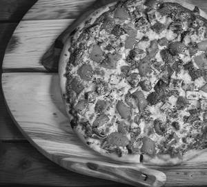 Spicy Paneer Pizza