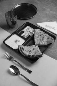 .Aloo Pyaz Parantha 2Pcs