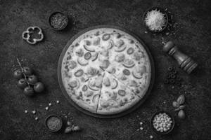 Onion & Tomato Pizza