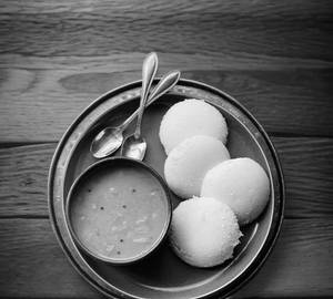 Nutritious millet idli combo [8 idli and sambar and chutney]