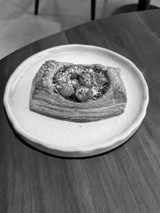 Pesto Tomato Danish