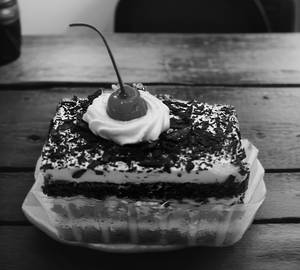 Eggless Black Forest Pastry