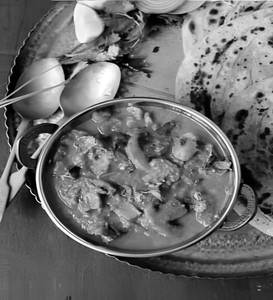 Tawa Mushroom + 2 Tandoori Roti Or 2 Rumali Roti