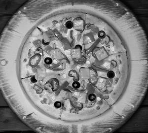 Veg overloaded pizza [pan 6 inches]