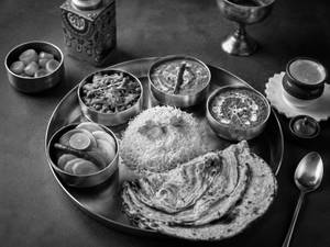 Special Veg Thali (with Free Gulab Jamun)