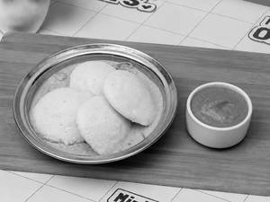 Protein Idlis With Chickpea Chutney (20g+ Protein)