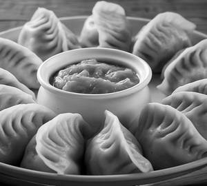 Aata Steamed Paneer Momos