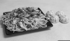 Chicken Chow+Chicken Momo 4 Pieces