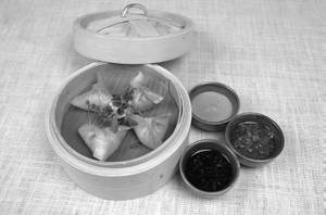 Broccoli, Corn & Water Chestnut Dumpling