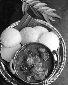 Idly 4 X Mutton Curry  & Lime Combo