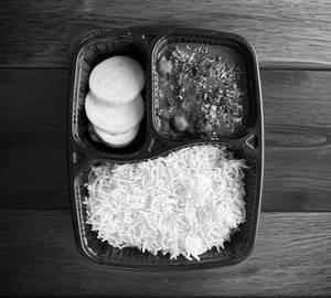 Chole chawal platter