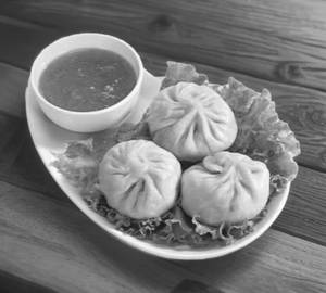Veg momos [5 pieces]