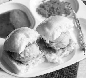 Vada pav