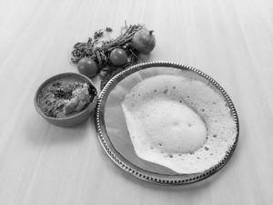 AAPPAM 1pc WITH CHICKEN KOZHAMBHU