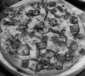 Karahi paneer pizza