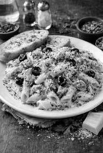 Non Veg Creamy Alfredo Penne