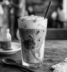 Caramel cold coffee