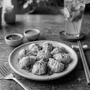 Veg Schezwan Dimsum [8 Pieces]
